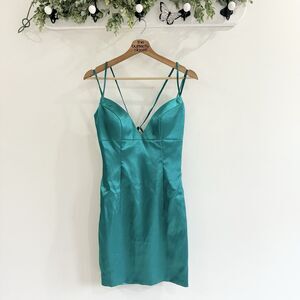 Berlinnova Green Satin Sweetheart Mini Dress Cocktail Prom Homecoming Formal